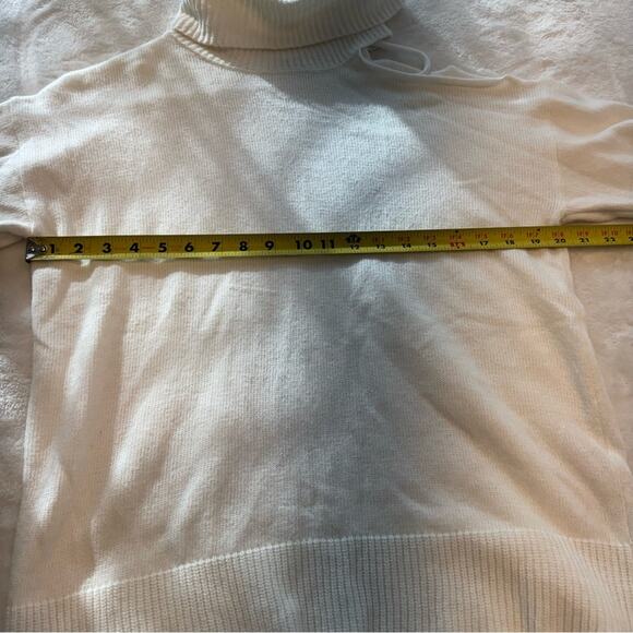 1. STATE Women’s Cream One Shoulder Long Sleeve Turtleneck Sweater Pullover Sz M - Picture 8 of 10